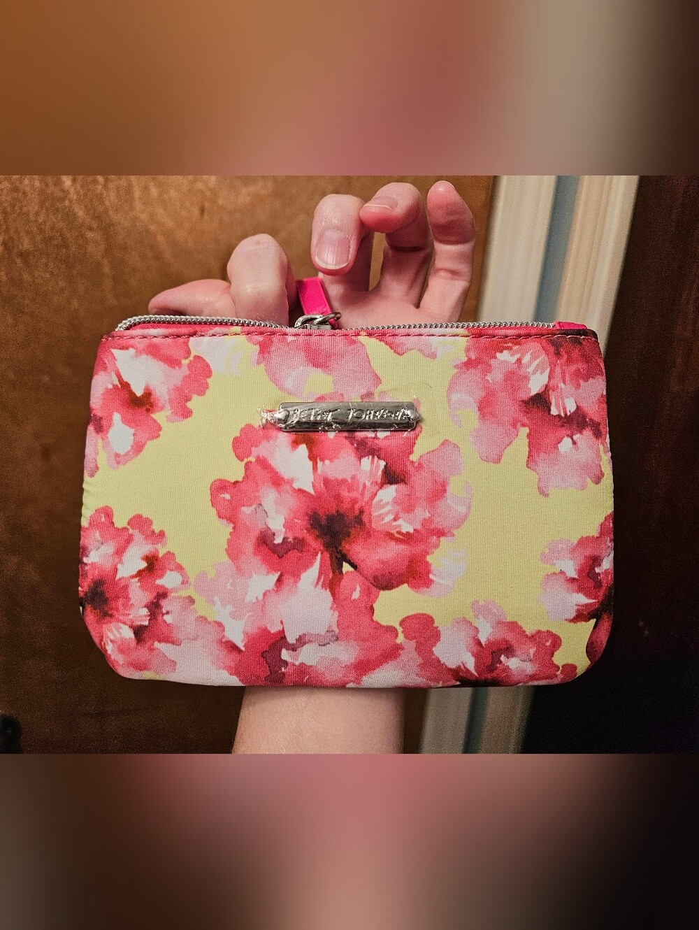 Betsey Johnson NWOT Zipper Pouch - Picture 1 of 15